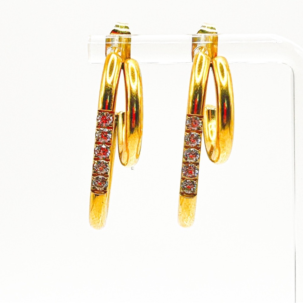NWOT Beautiful 18k gold plated stainless steel earrings - Picture 6 of 7
